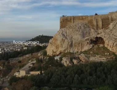 Η άγνωστη βραχογραφία της Ακρόπολης (βίντεο)